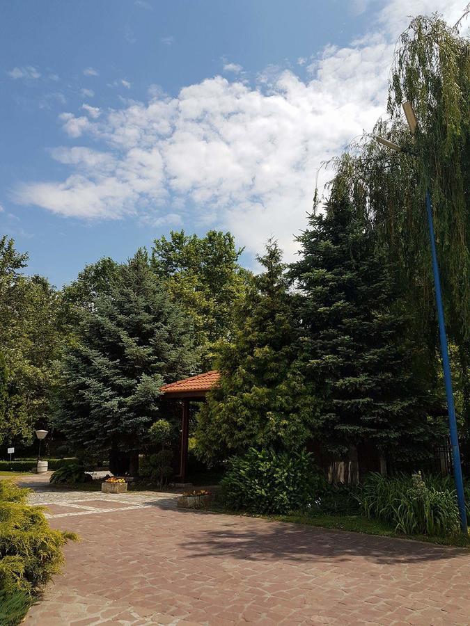 Мотел Парадайс Oryakhovo Екстериор снимка